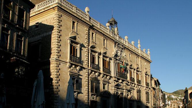 Fachada de la Audiencia Provincial de Granada.