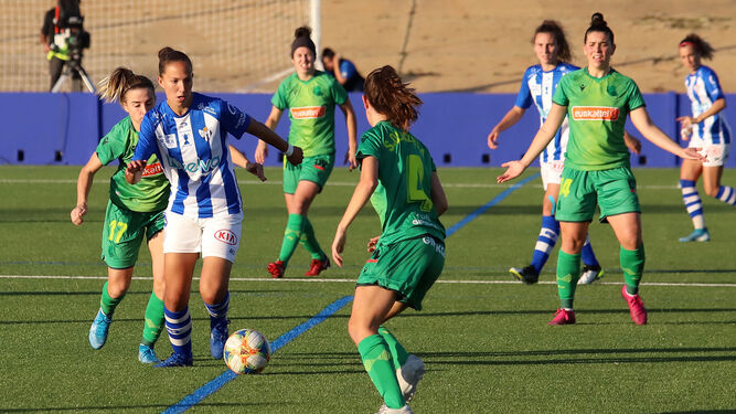 Imagen del duelo entre el Sporting Huelva y la Real Sociedad Féminas