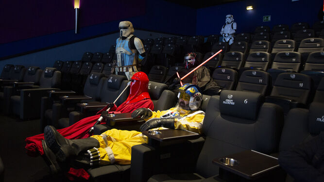 Personajes de 'Star Wars', en los asientos reclinables de la Sala Onyx.