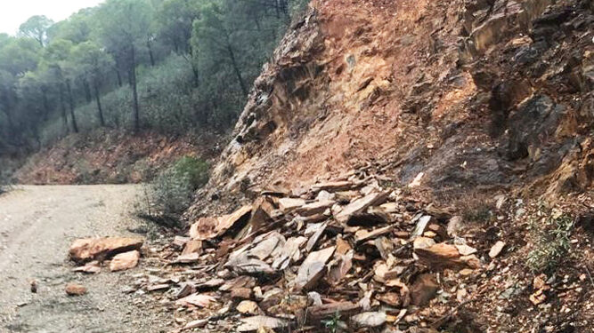 Laderas desprendidas en la zona cercana a Valverde del Camino