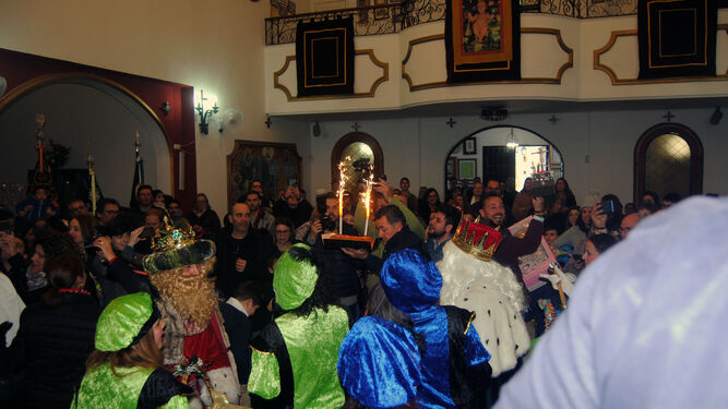 Im&aacute;genes de la visita de los Reyes Magos de Huelva a la Hermandad de Emigrantes