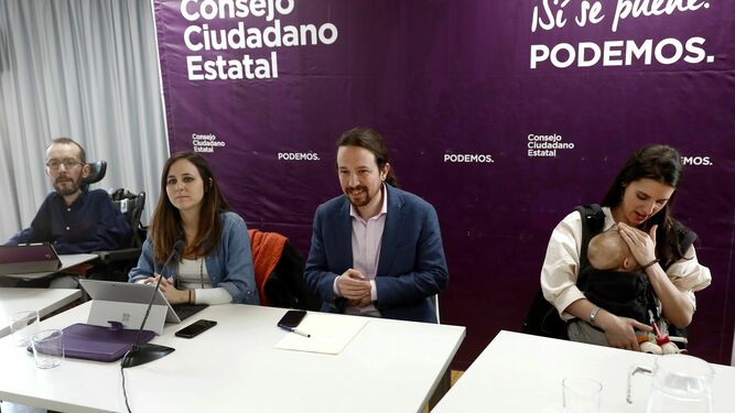 Pablo Echenique, Ione Belarra, Pablo Iglesias e Irene Montero, ayer durante el Consejo Ciudadano de Podemos en Madrid.