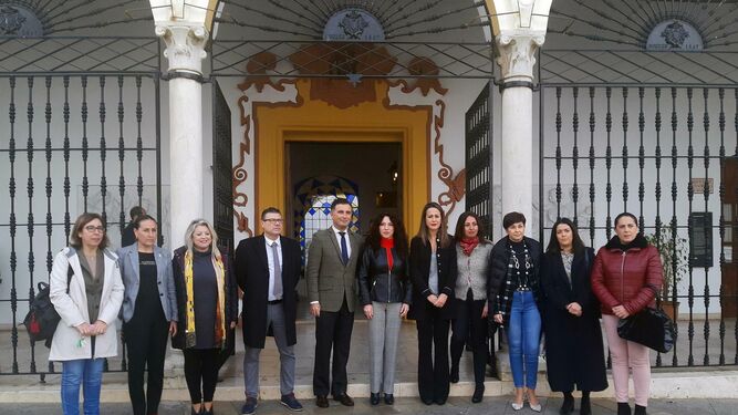Visita de la consejera de Igualdad, Políticas Sociales y Conciliación, Rocío Ruiz, al Ayuntamiento de Moguer.