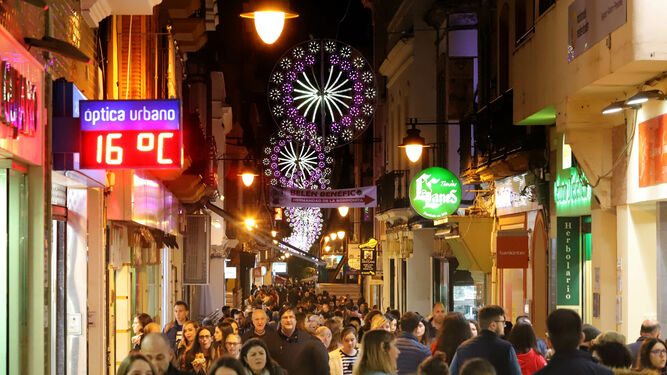 Las calles del centro de Huelva llenas de gente durante las pasadas Navidades.