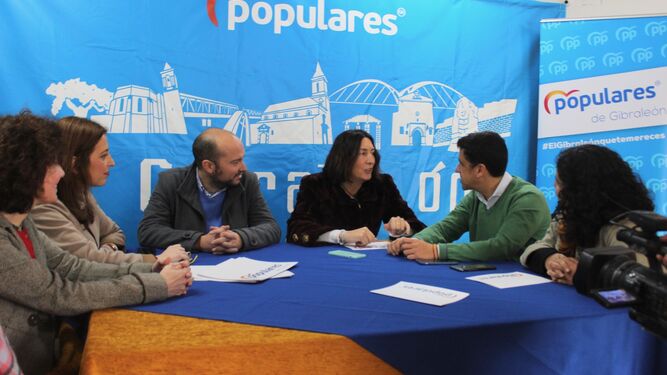 Visita de la secretaria general del Partido Popular Andaluz, Loles López, a Gibraleón.