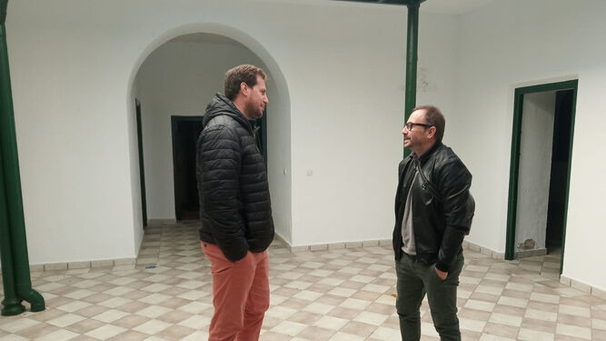 José María Brito y Rafael Sánchez visitan el Faro de El Rompido.