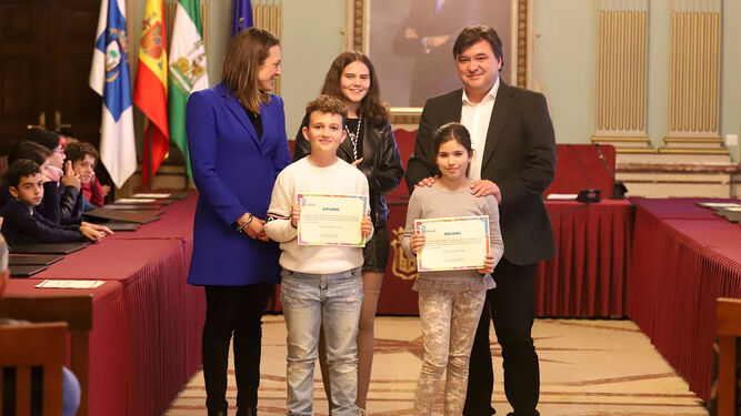 Im&aacute;genes de la toma de posesi&oacute;n de la nueva alcaldesa infantil en el Ayuntamiento de Huelva