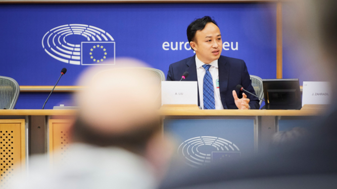 Abraham Liu, Representante de Huawei ante la UE