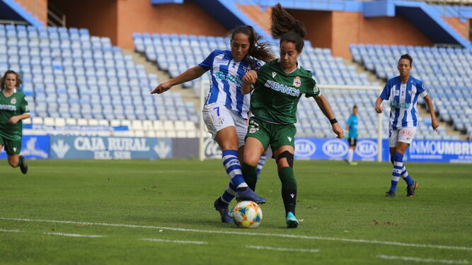 Un lance del Sporting Huelva-Deportivo Abanca disputado en el Nuevo Colombino.