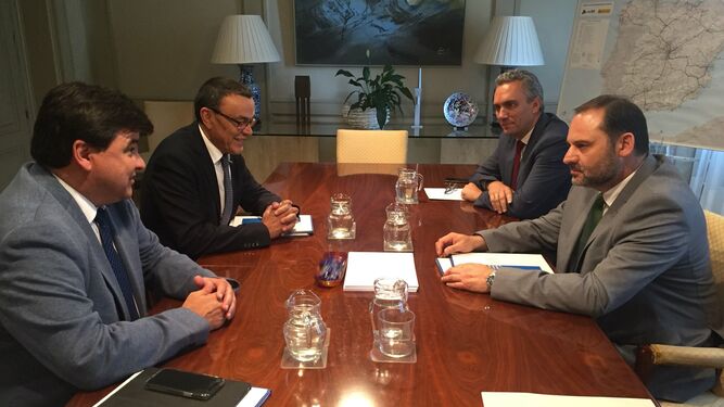 Reunión de Ignacio Caraballo y Gabriel Cruz con el ministro José Luis Ábalos en julio de 2018.