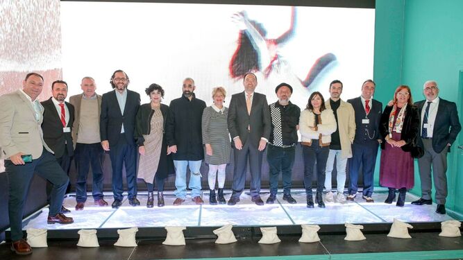 Foto de familia de la presentación del estand de la Diputación Provincial en ARCO.