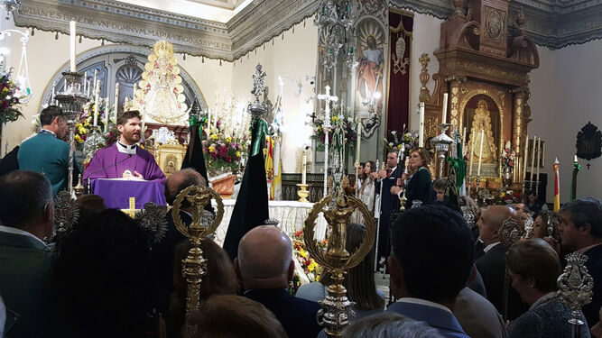 La Hermandad de Valverde peregrina hasta Almonte para celebrar su misa de estatutos