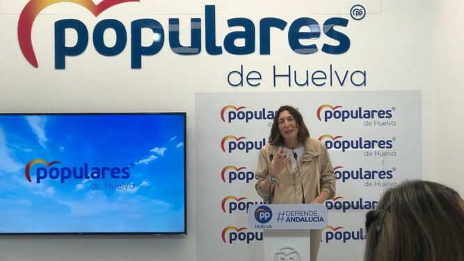 La secretaria general del PP andaluz, Lolez López, esta mañana en Huelva.