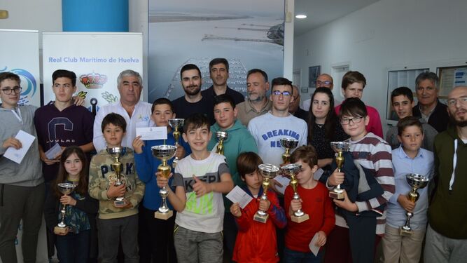 Un momento de la entrega de premios de este torneo celebrado en el RCM de Huelva.