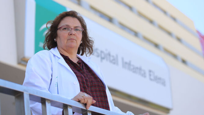 Paloma Hergueta poco después de su nombramiento frente al hospital Infanta Elena.