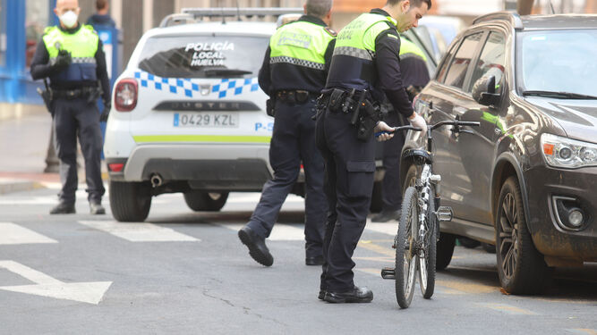 Persecuci&oacute;n a un ciclista con el estado de alarma en Huelva