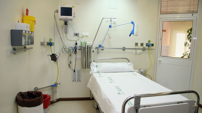 Una de las camas de la UCIdel Hospital de Riotinto.