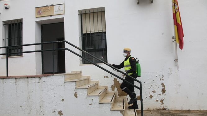 La UME y el Ej&eacute;rcito de Tierra desinfectan varios pueblos de la provincia de Huelva