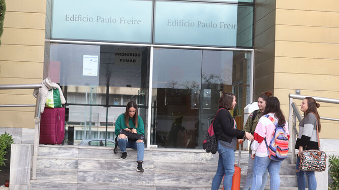 Último día de apertura de la Universidad de Huelva antes del estado de alarma.