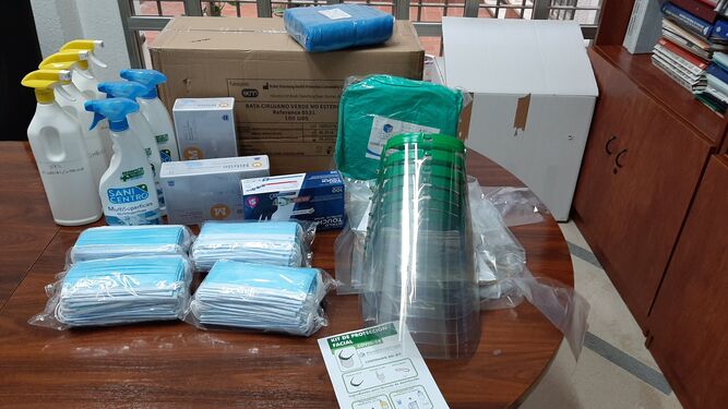 Material de prevención entregado por el Ayuntamiento de Huelva a sus trabajadores.