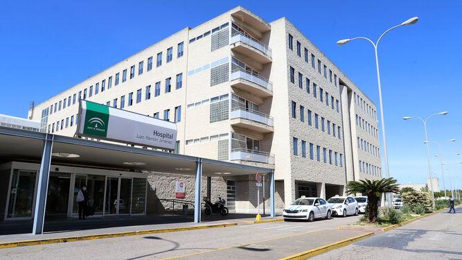 Imagen de los exteriores del hospital Juan Ramón Jiménez.