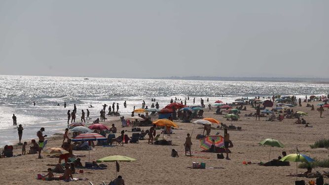 Imagen de la playa en Punta Umbría durante el día de ayer.