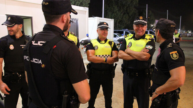 Policía nacionales y locales en las Fiestas Colombinas de Huelva.