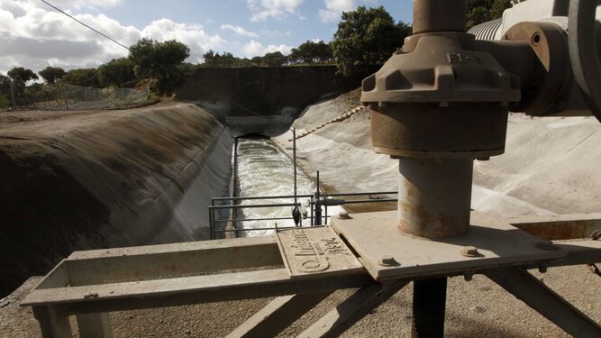 El túnel de San Silvestre proporciona agua para consumo humano, agricultura, industria y turismo.