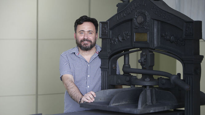 Roberto Cuadros, profesor titular de la Facultad de Filología de la Universidad de Sevilla.