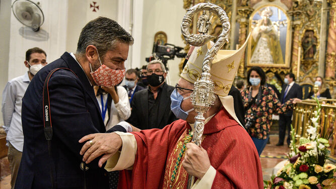 Im&aacute;genes del saludo al nuevo obispo de Huelva
