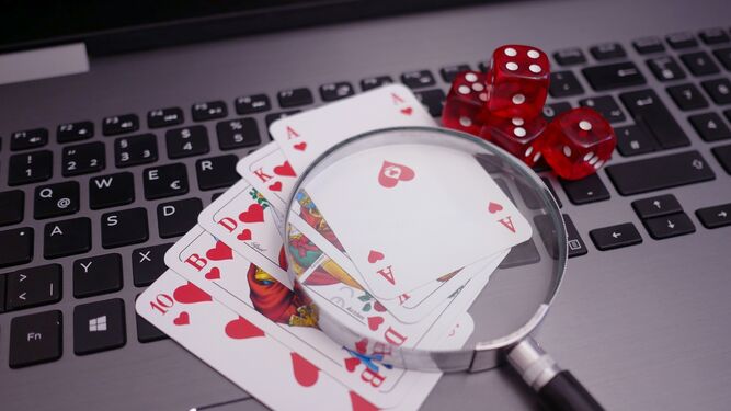 El póker es uno de los juegos online con más adeptos.