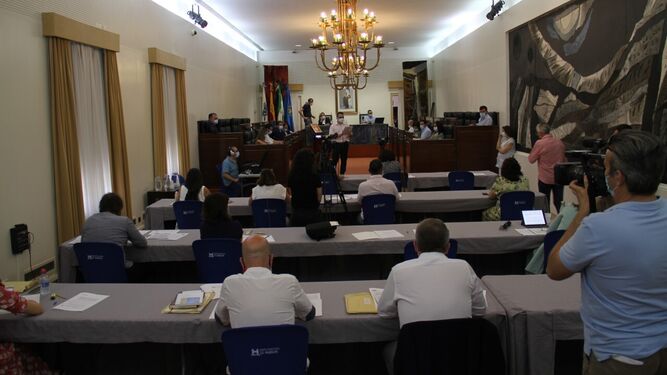 Un momento del pleno celebrado por la Diputación Provincial el pasado mes.