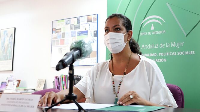 María Martín, coordinadora del IAM en Huelva, en una rueda de prensa reciente.