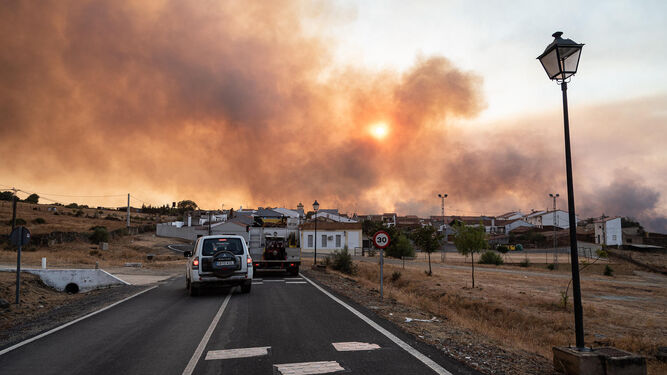 El incendio de Almonaster ha dejado un panorama desolador en la Sierra onubense.