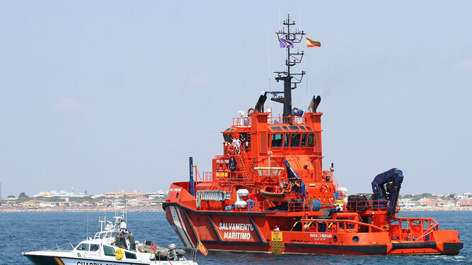 Embarcación de Salvamento Marítimo en Huelva.