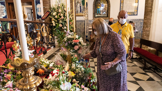 Instituciones realizan su ofrenda floral a la Virgen de La Cinta