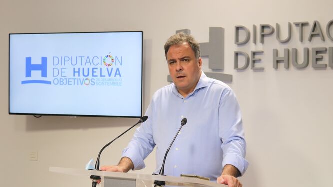 El portavoz popular en la Diputación, Juan Carlos Duarte, en rueda de prensa.