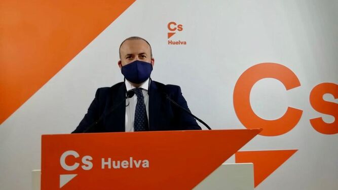 El portavoz provincia del Ciudadanos, Julio Díaz, en rueda de prensa.