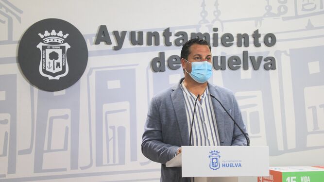 Jaime Pérez en el Ayuntamiento de Huelva.