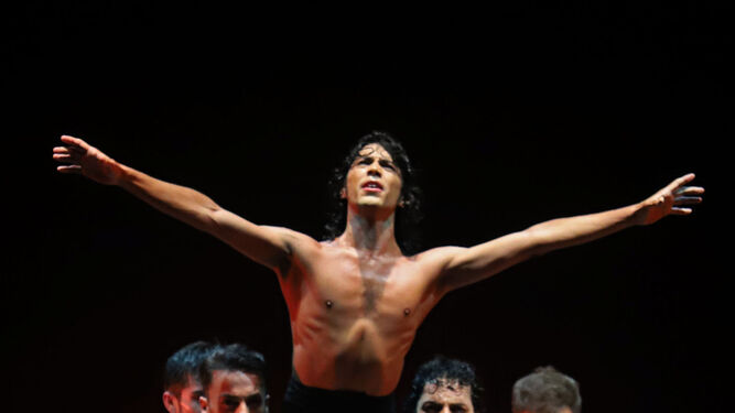 Im&aacute;genes de la actuaci&oacute;n del ballet Flamenco de Andaluc&iacute;a en la Casa Col&oacute;n de Huelva
