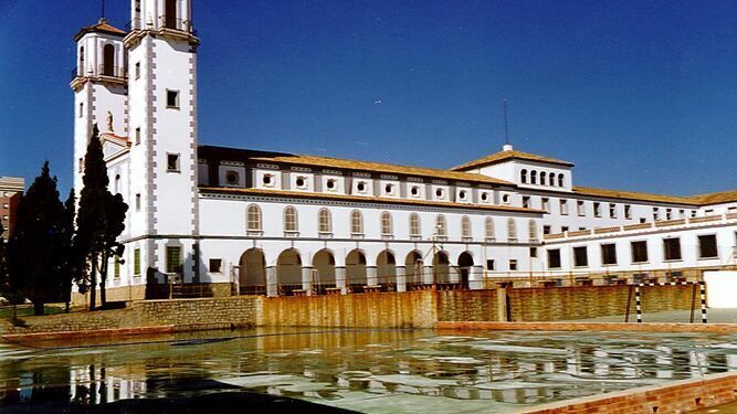 Vistas del Colegio Diocesano de Huelva.