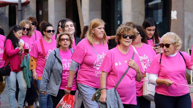 Marcha por el Día Internacional del Cáncer  de Mama de 2019 en Huelva.