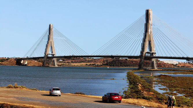 La construcción de un puente ferroviario sobre el Guadiana, una de las reclamaciones.