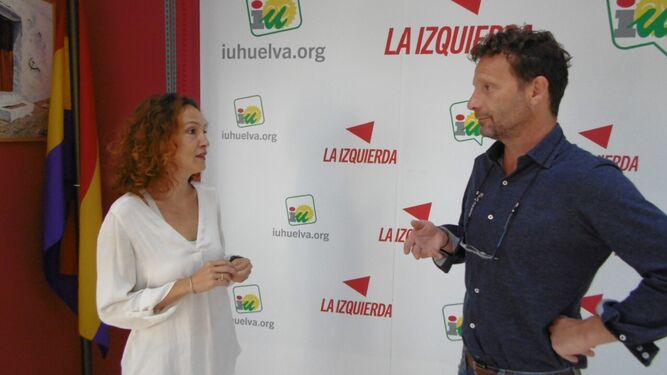 Silvia Zambrano y David Calderón, representantes de Izquierda Unida.