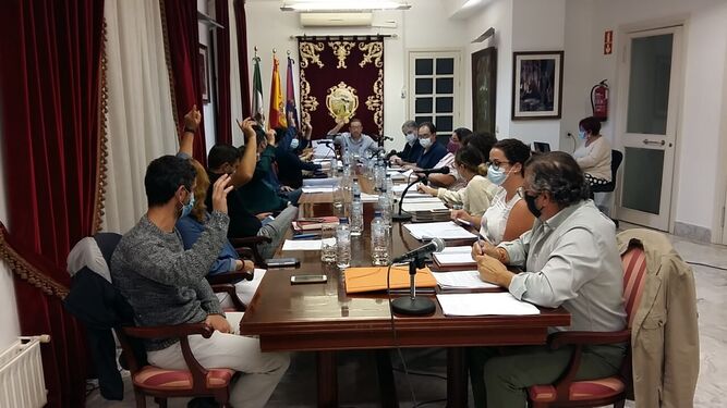 Sesión plenaria del Ayuntamiento de Aracena para la aprobación del presupuesto.