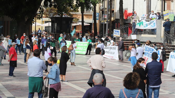 Im&aacute;genes de la manifestaci&oacute;n por una sanidad digna en Huelva