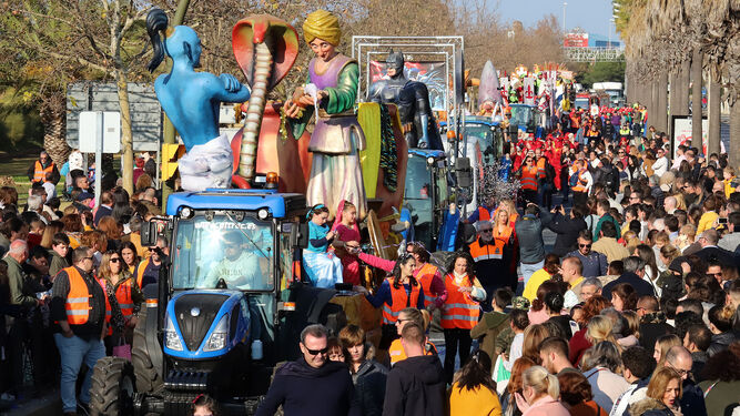 Cabalgata de Reyes por las calles de Huelva en 2020.