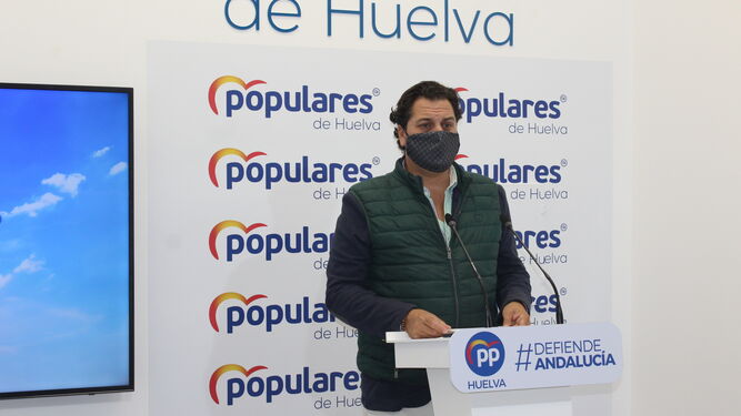 El portavoz popular municipal, Jaime Pérez, en la sede del PP.
