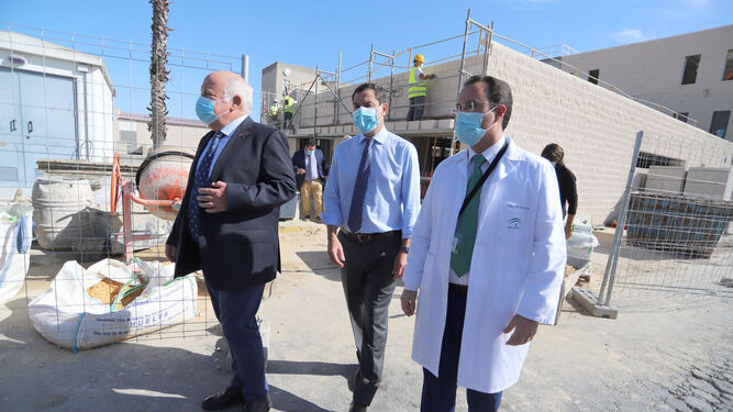 Im&aacute;genes de la visita del Presidente Juanma Moreno a las obras de las nuevas instalaciones del hospital Juan Ram&oacute;n Jim&eacute;nez
