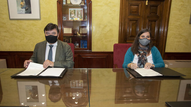 Firma del convenio entre el Ayuntamiento de Huelva y Consortium Local Global.